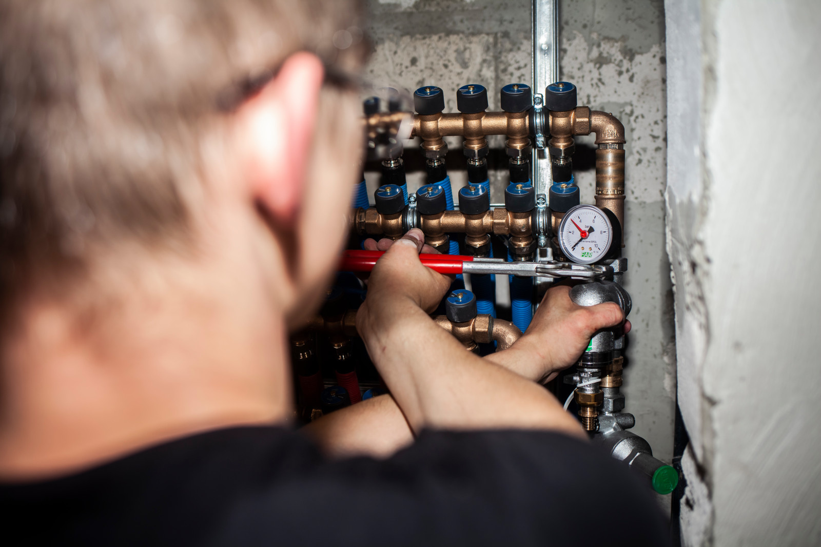 Монтаж водоснабжения отопления в квартирах