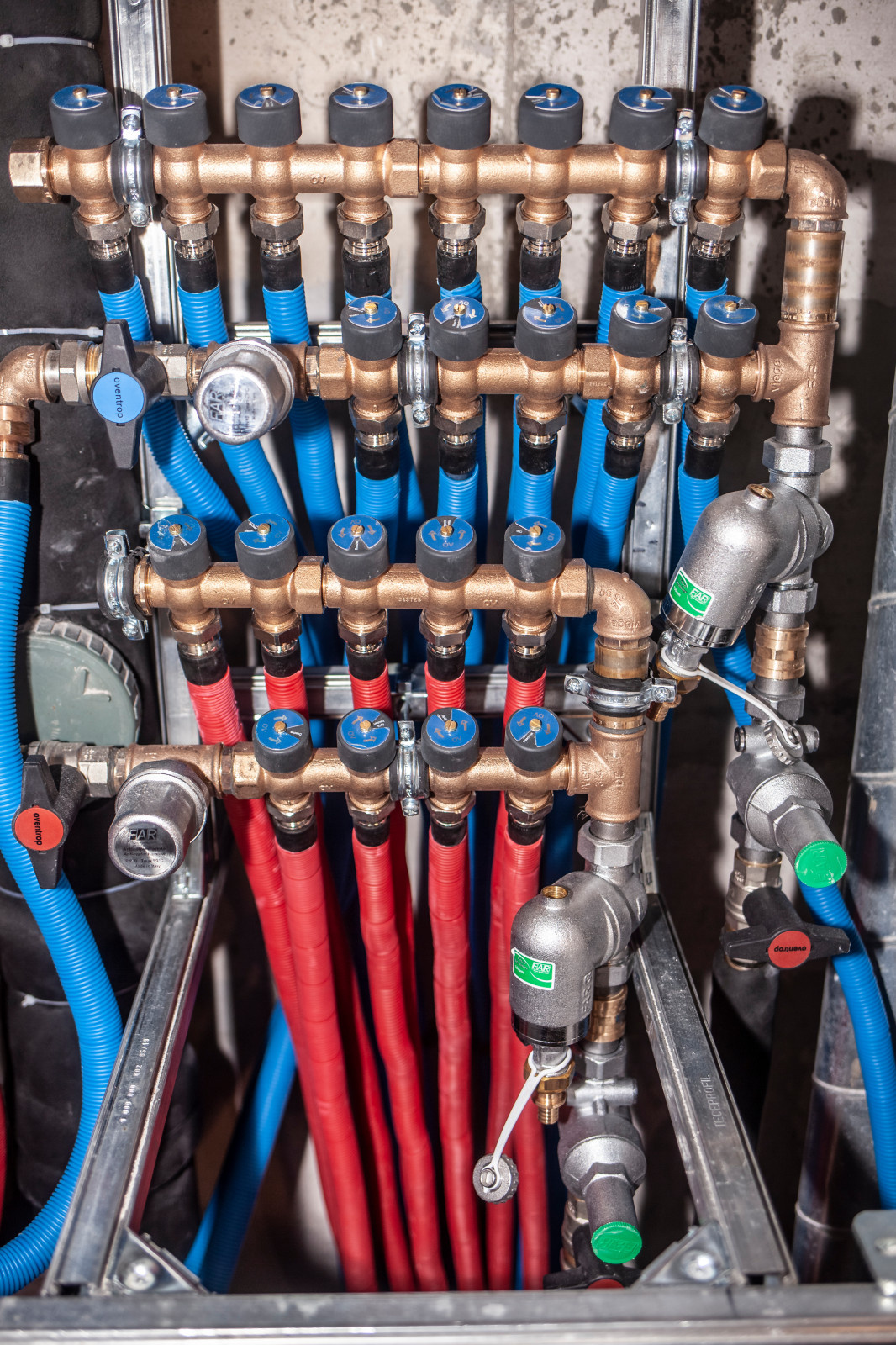 Монтаж водоснабжения отопления в квартирах