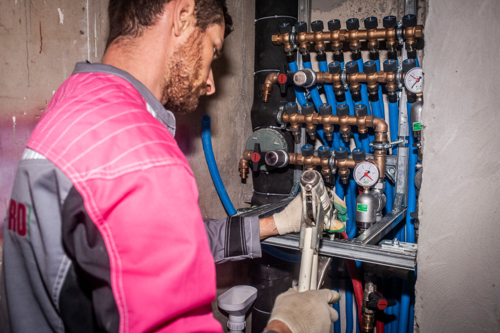 Монтаж водоснабжения отопления в квартирах