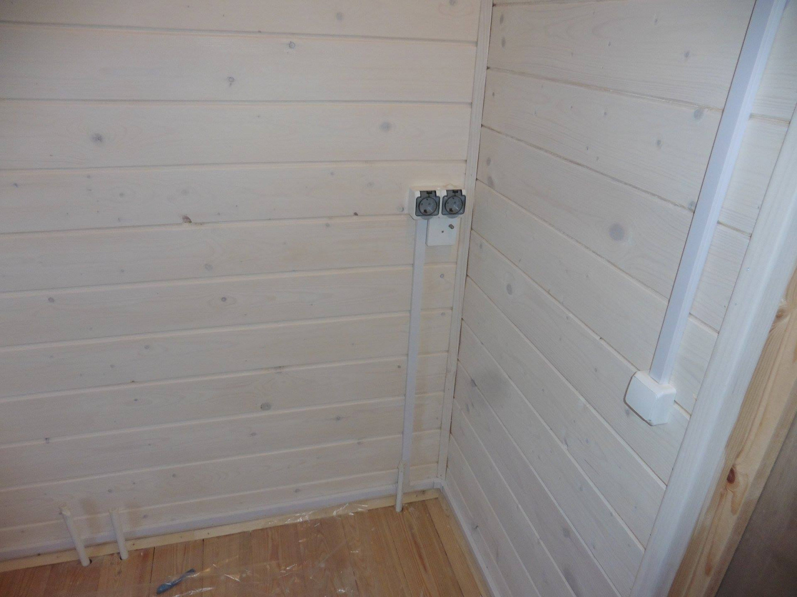 Монтаж электрики в кабель канале