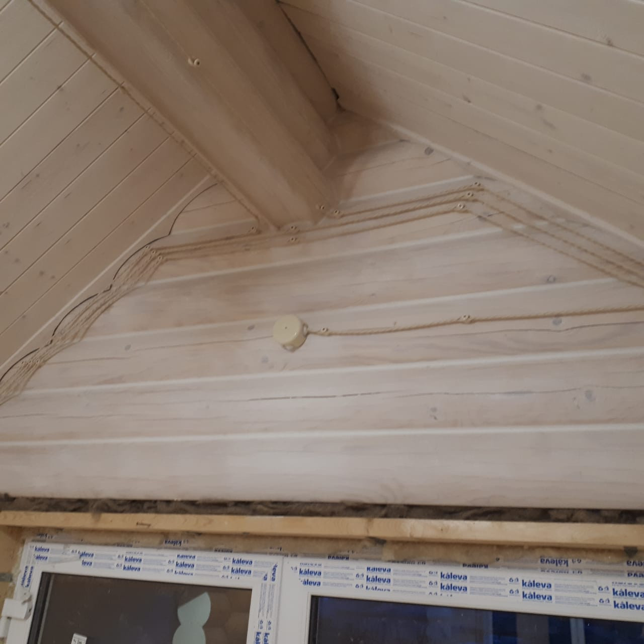 Монтаж электрики в ретро стиле