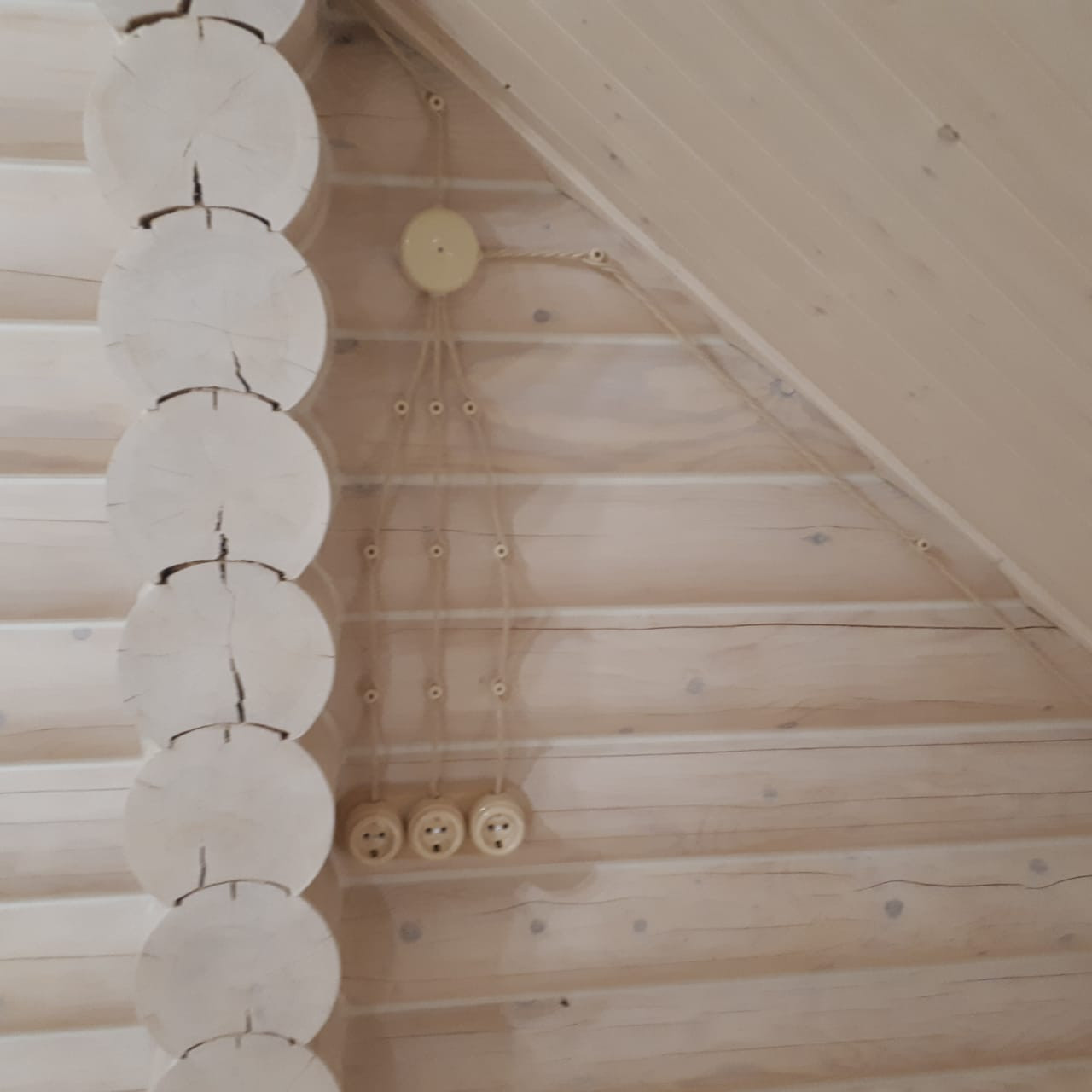 Монтаж электрики в ретро стиле