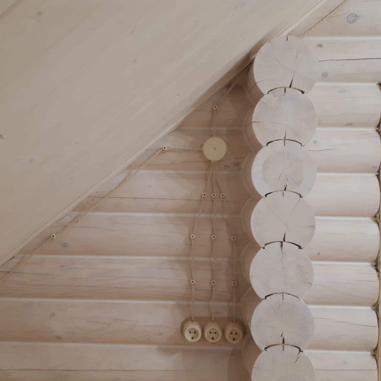 Монтаж электрики в ретро стиле