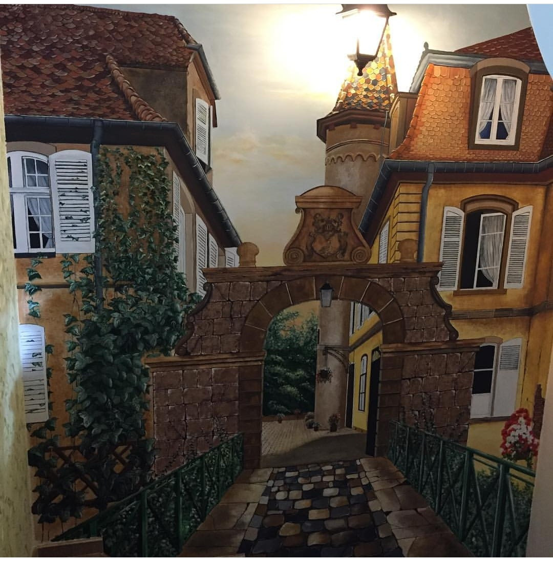 Роспись стены в частном доме