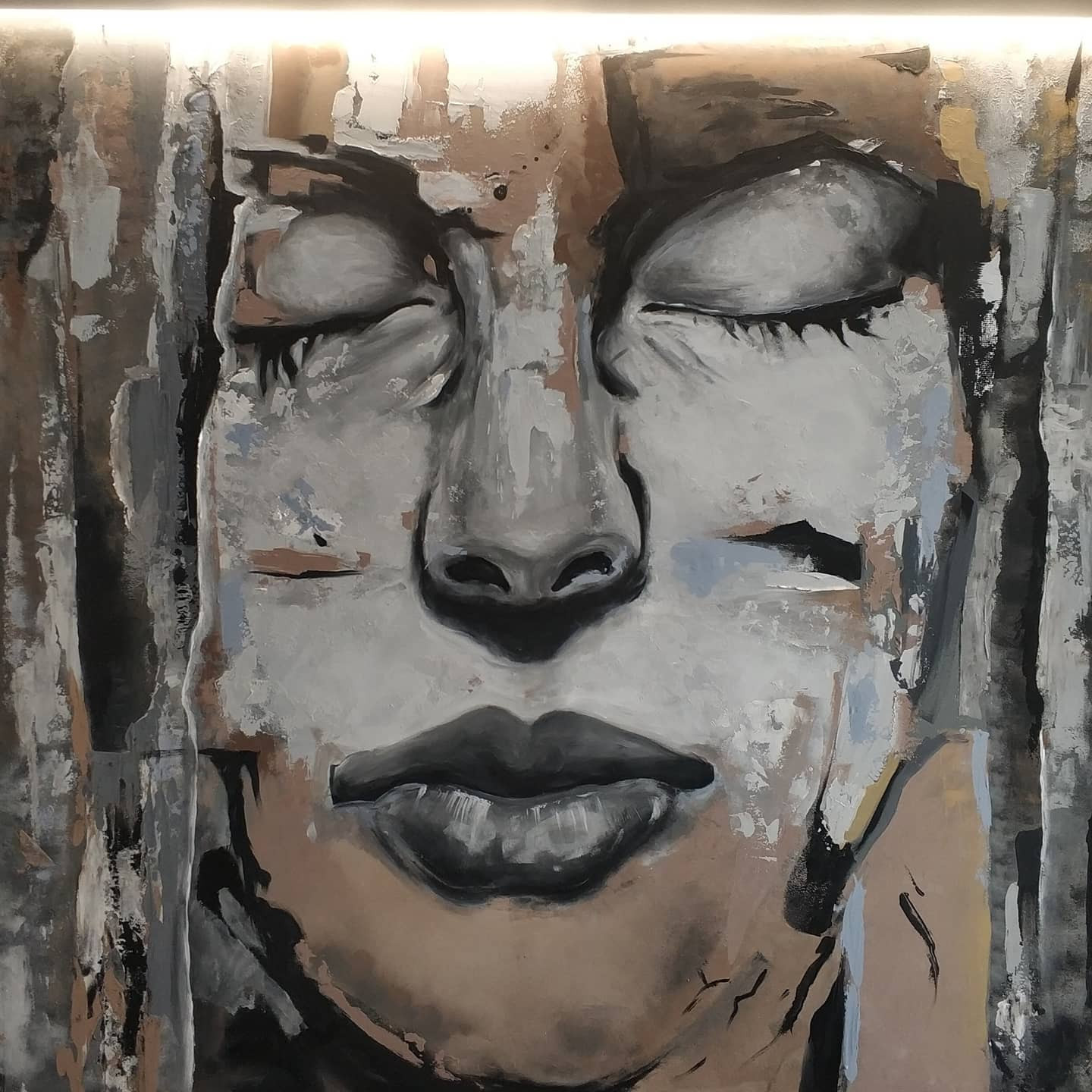 Роспись плюс барельеф