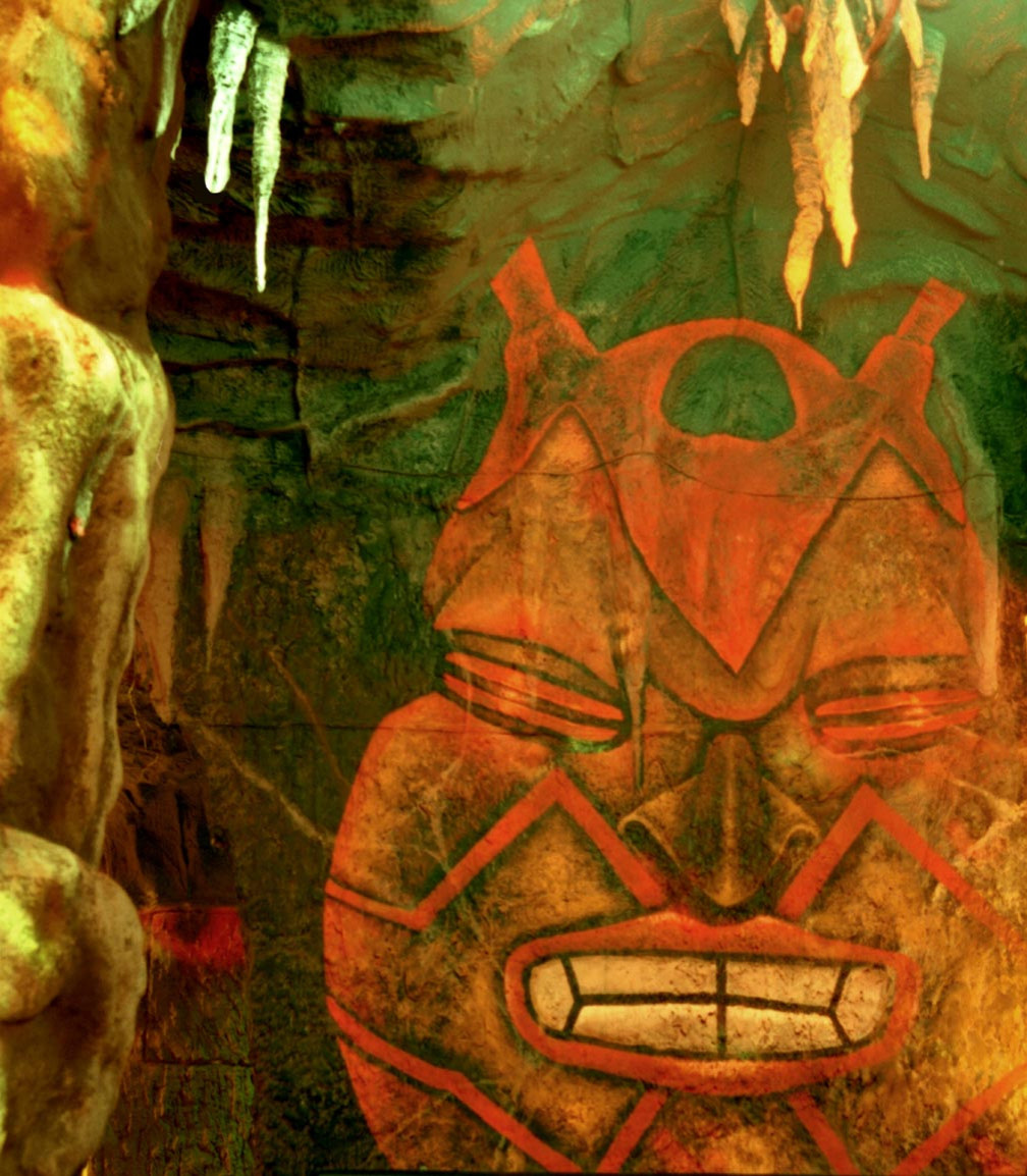 Интерьер ночного клуба "Пещера"