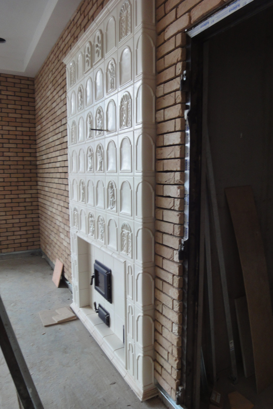 Топочная стенка печи. Отделка изразцами "Jasba" Герм.