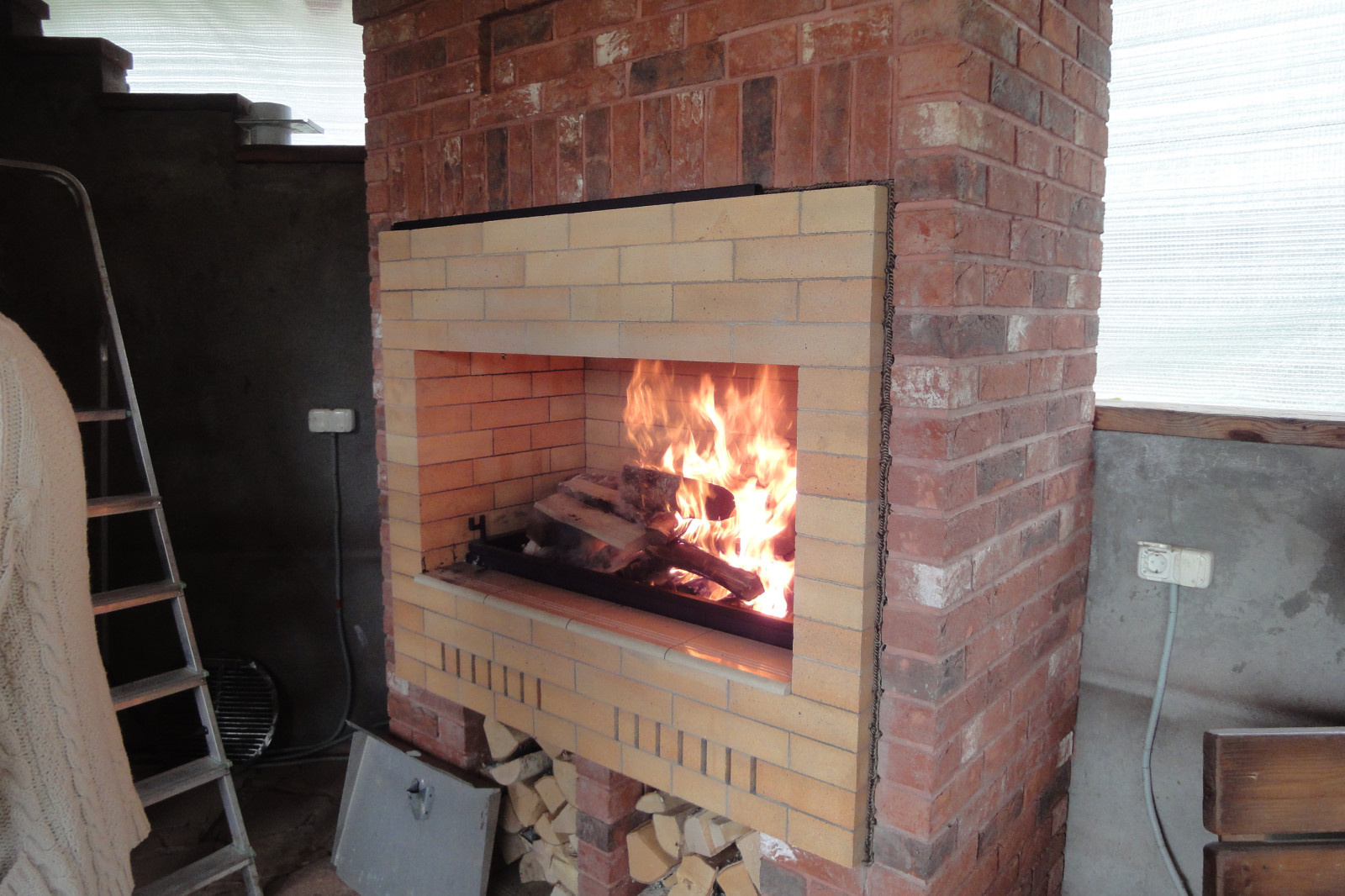 Пробная топка.Чугунный мангал на два уровня шампуров