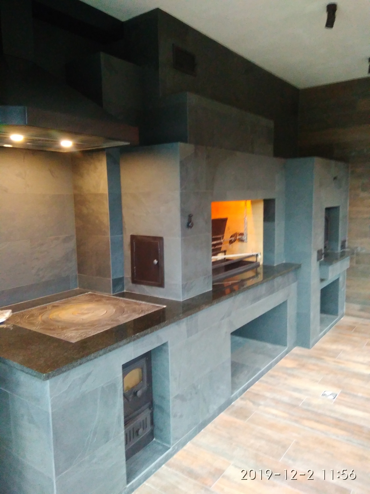 Плита под казан 22л,  Мангал 1150мм., Горнило Р.печи 900х760мм. Слэб камня.