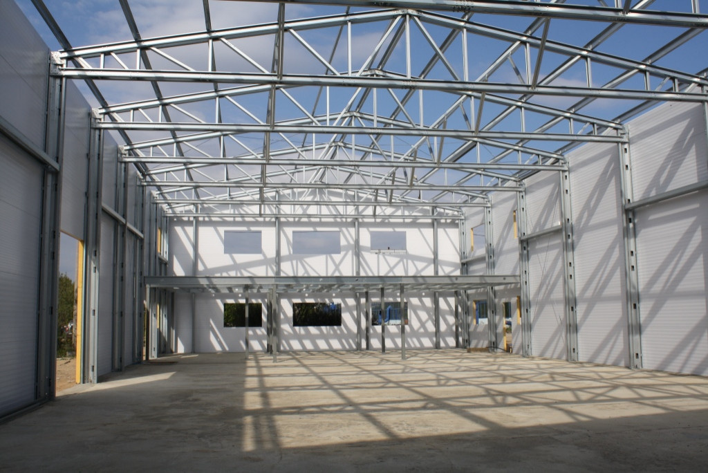 Строительство здания из ЛСТК