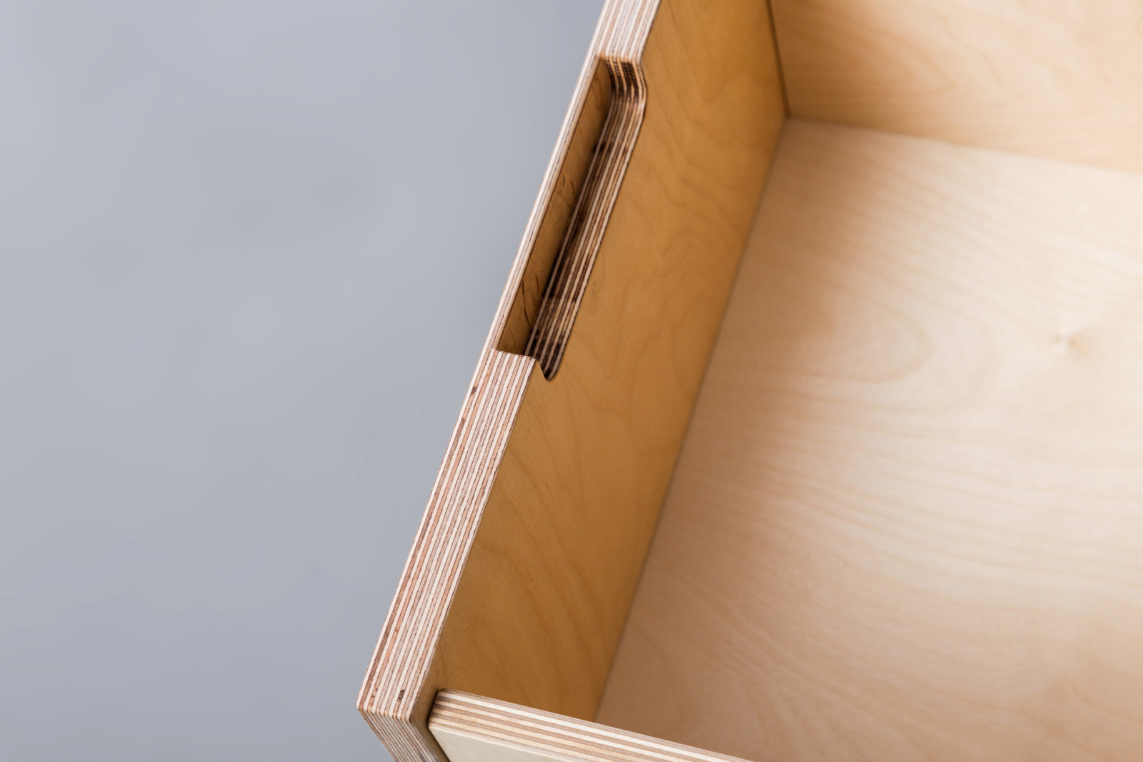 Тумба под технику.