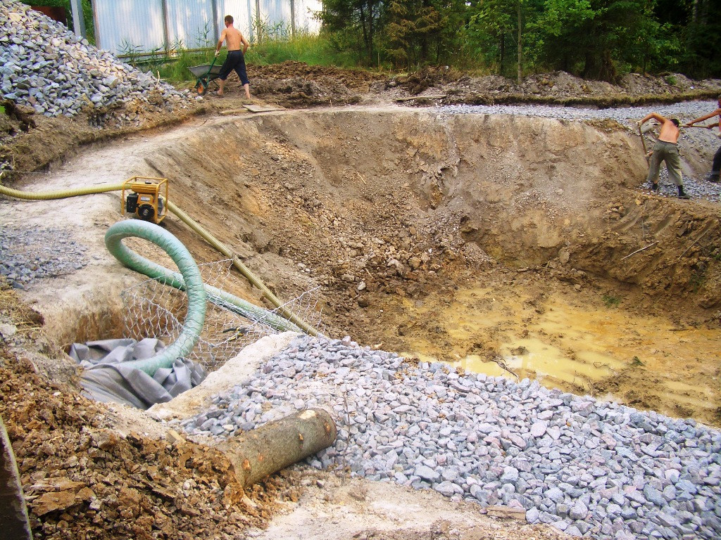 Пруд из габионов