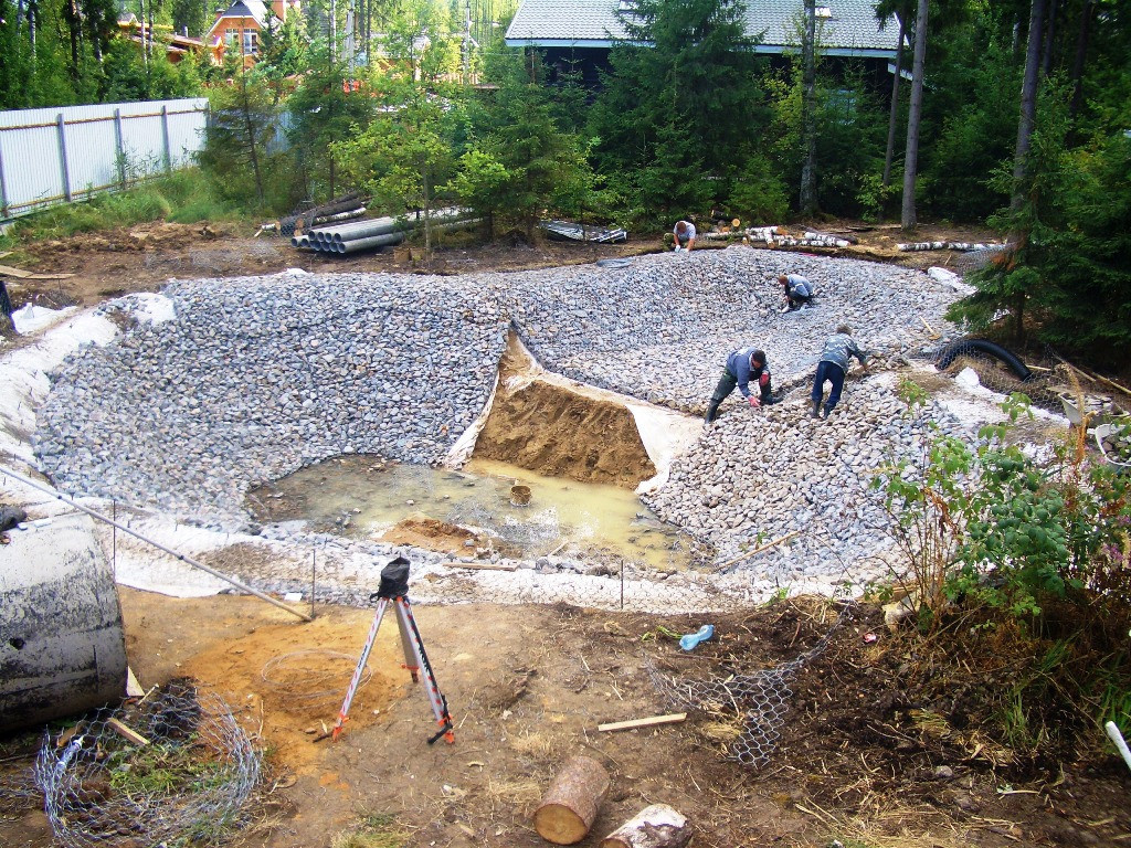 Пруд из габионов