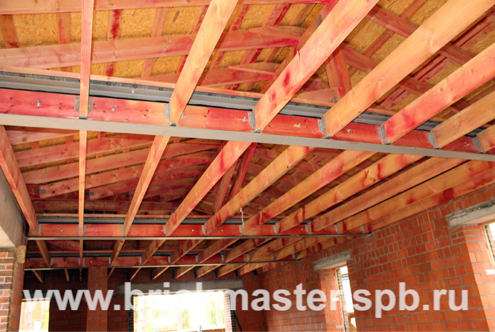 Компания BrickMaster производит строительство загородного дома площадью 580 кв.м