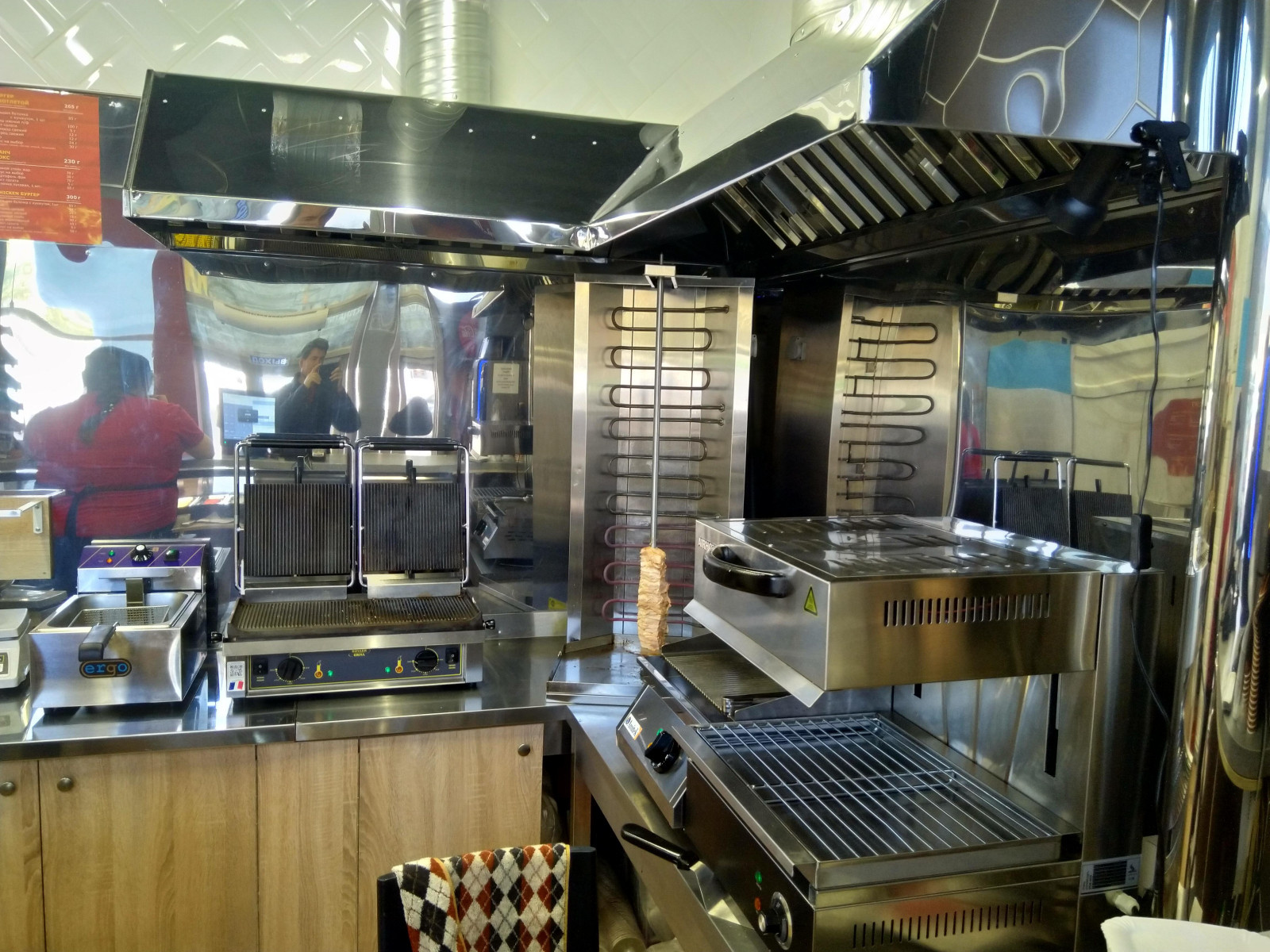 Электромонтаж и обустройство кафе