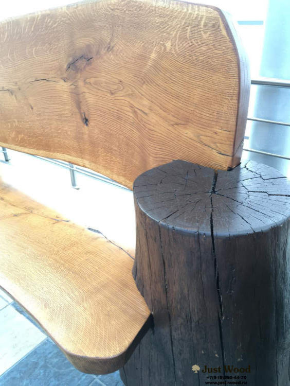 Скамья из дубовых пней