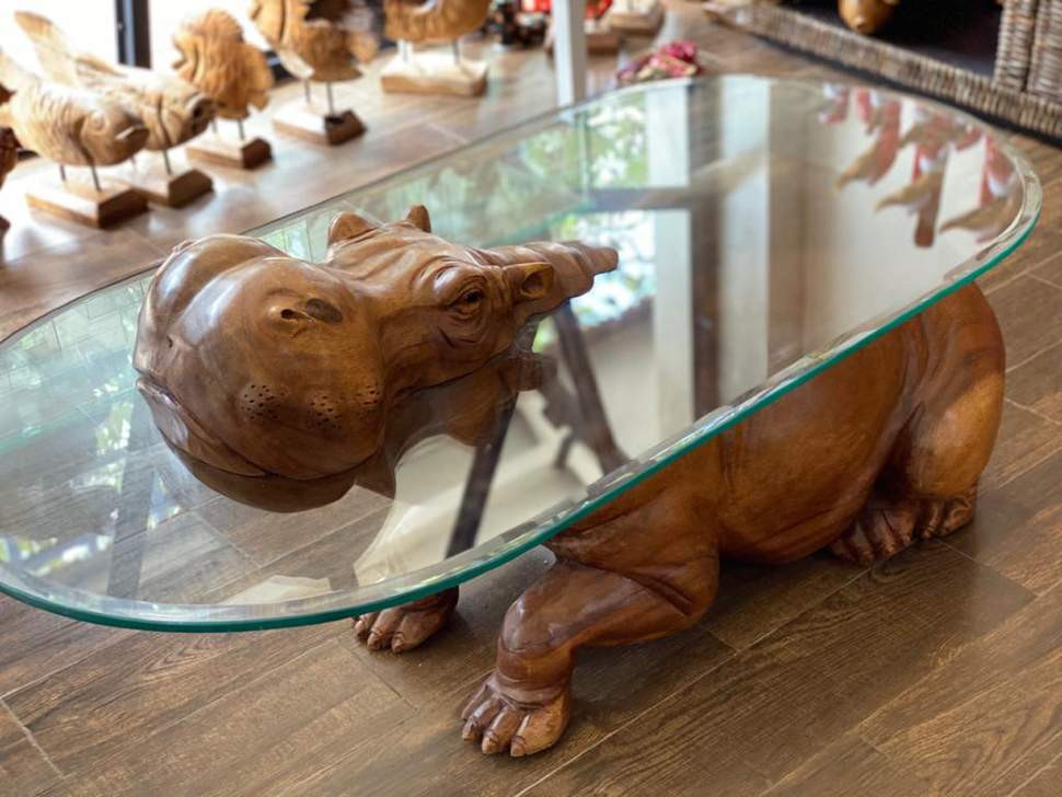 Журнальный стол в виде бегемота