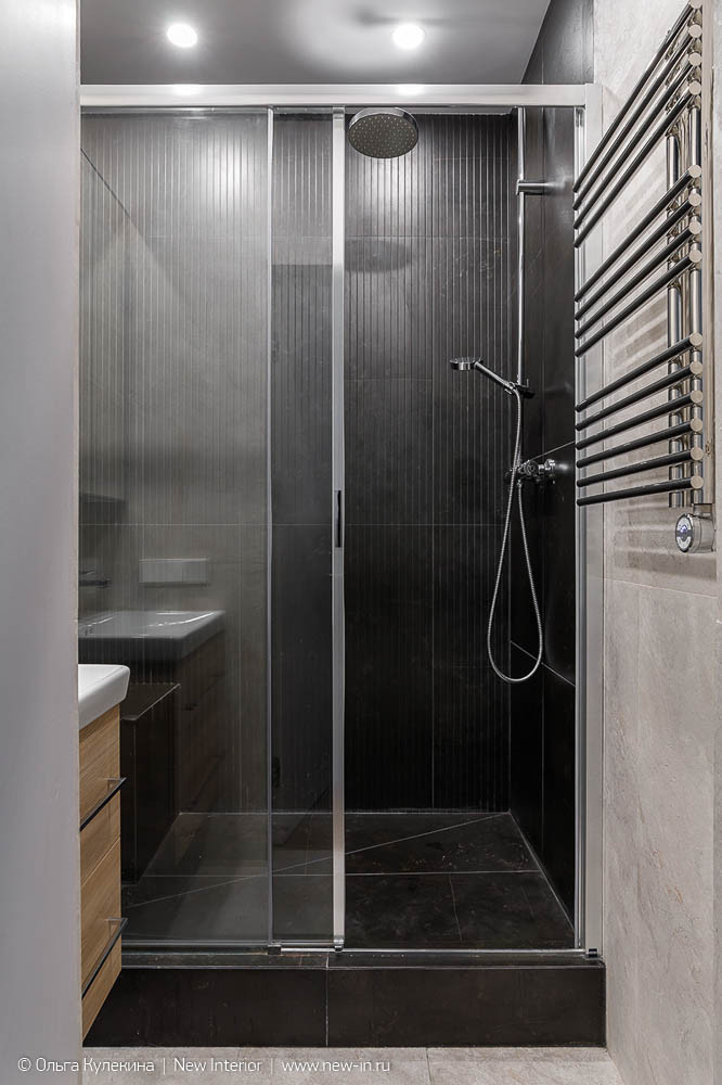 Интерьер квартиры в серых оттенках - 60 м²