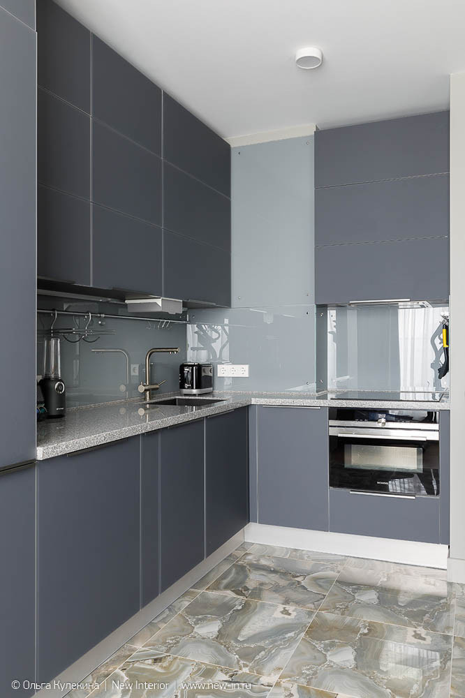 Интерьер квартиры в серых оттенках - 60 м²