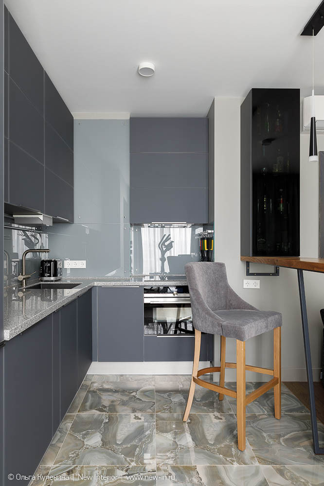 Интерьер квартиры в серых оттенках - 60 м²