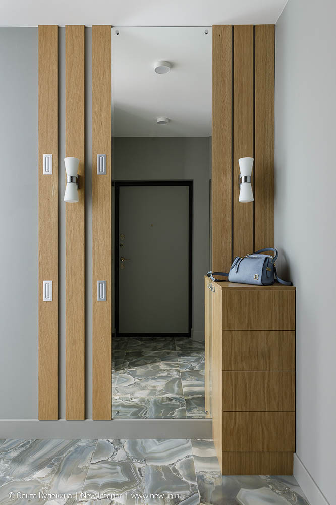 Интерьер квартиры в серых оттенках - 60 м²