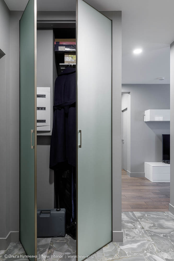 Обложка проекта: Интерьер квартиры в серых оттенках - 60 м²