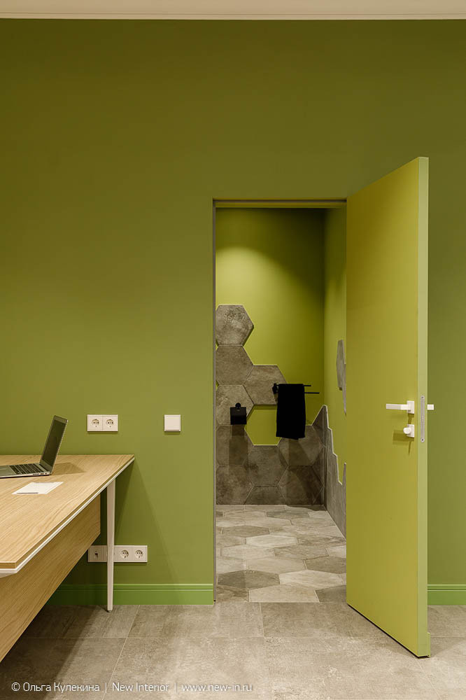 Современный интерьер офиса в историческом здании - 150 м²