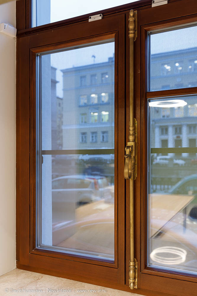 Современный интерьер офиса в историческом здании - 150 м²