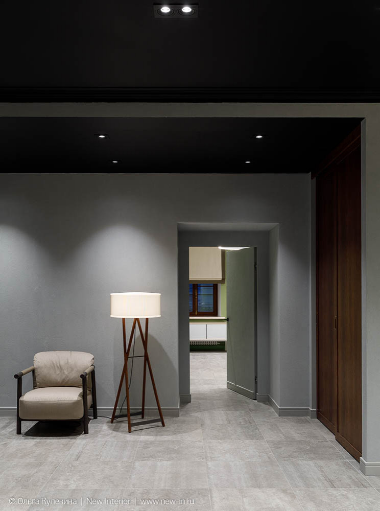 Современный интерьер офиса в историческом здании - 150 м²