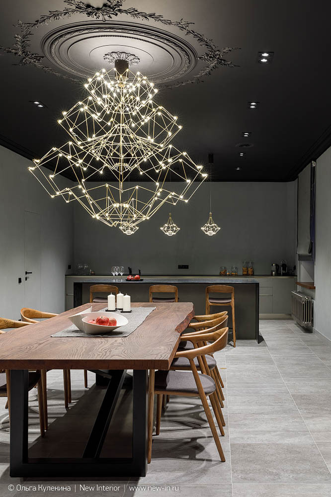 Современный интерьер офиса в историческом здании - 150 м²