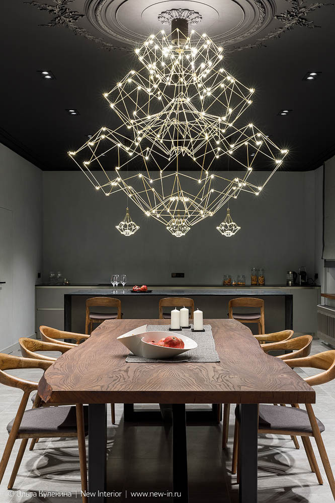 Современный интерьер офиса в историческом здании - 150 м²