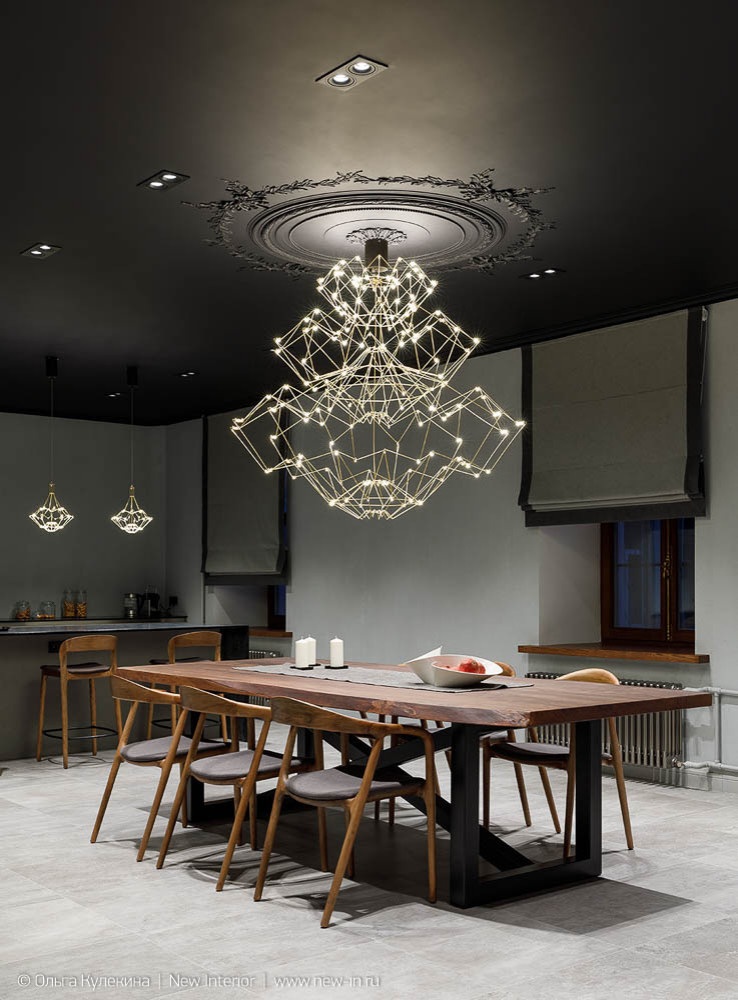 Современный интерьер офиса в историческом здании - 150 м²