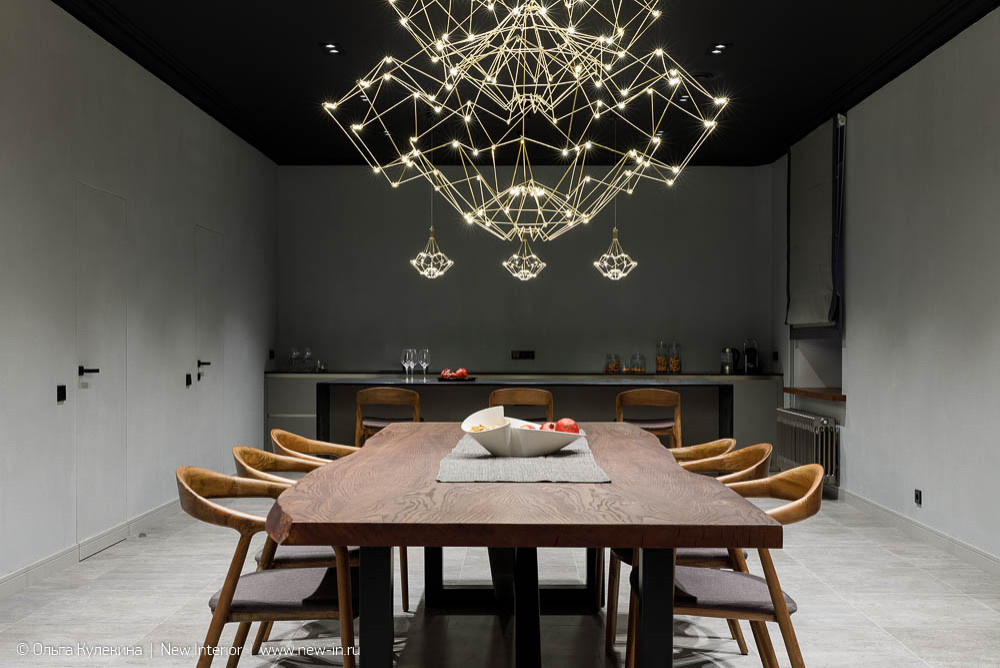 Современный интерьер офиса в историческом здании - 150 м²