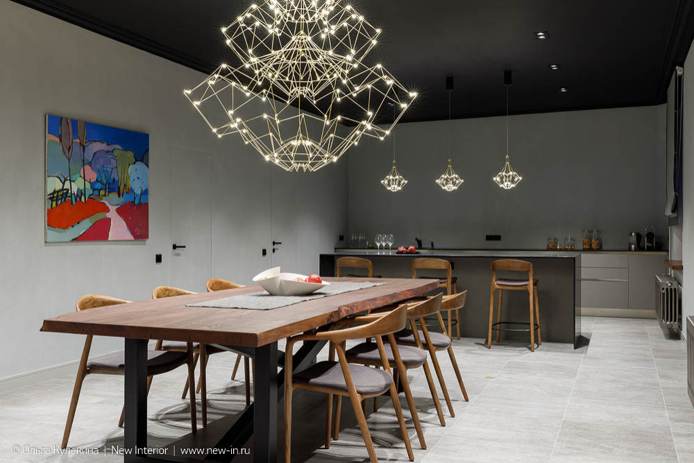 Современный интерьер офиса в историческом здании - 150 м²