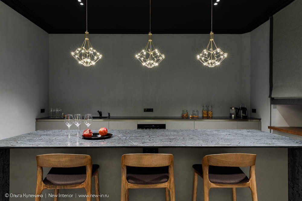 Современный интерьер офиса в историческом здании - 150 м²