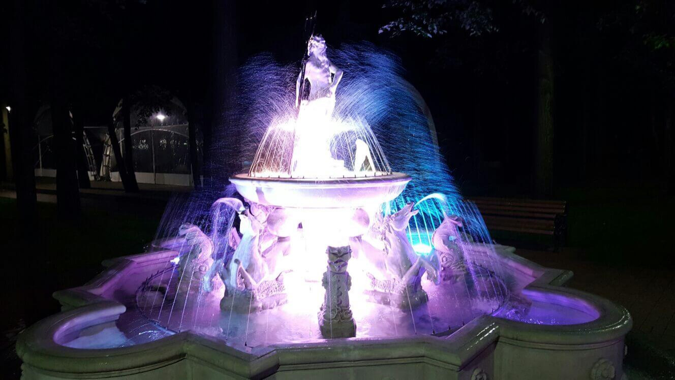 Танцующий и поющий фонтан