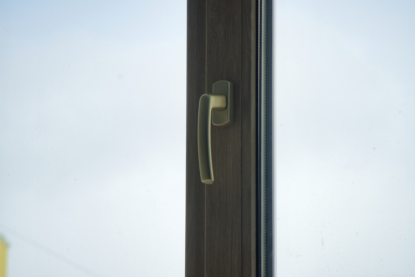 Окна с текстурой под дерево