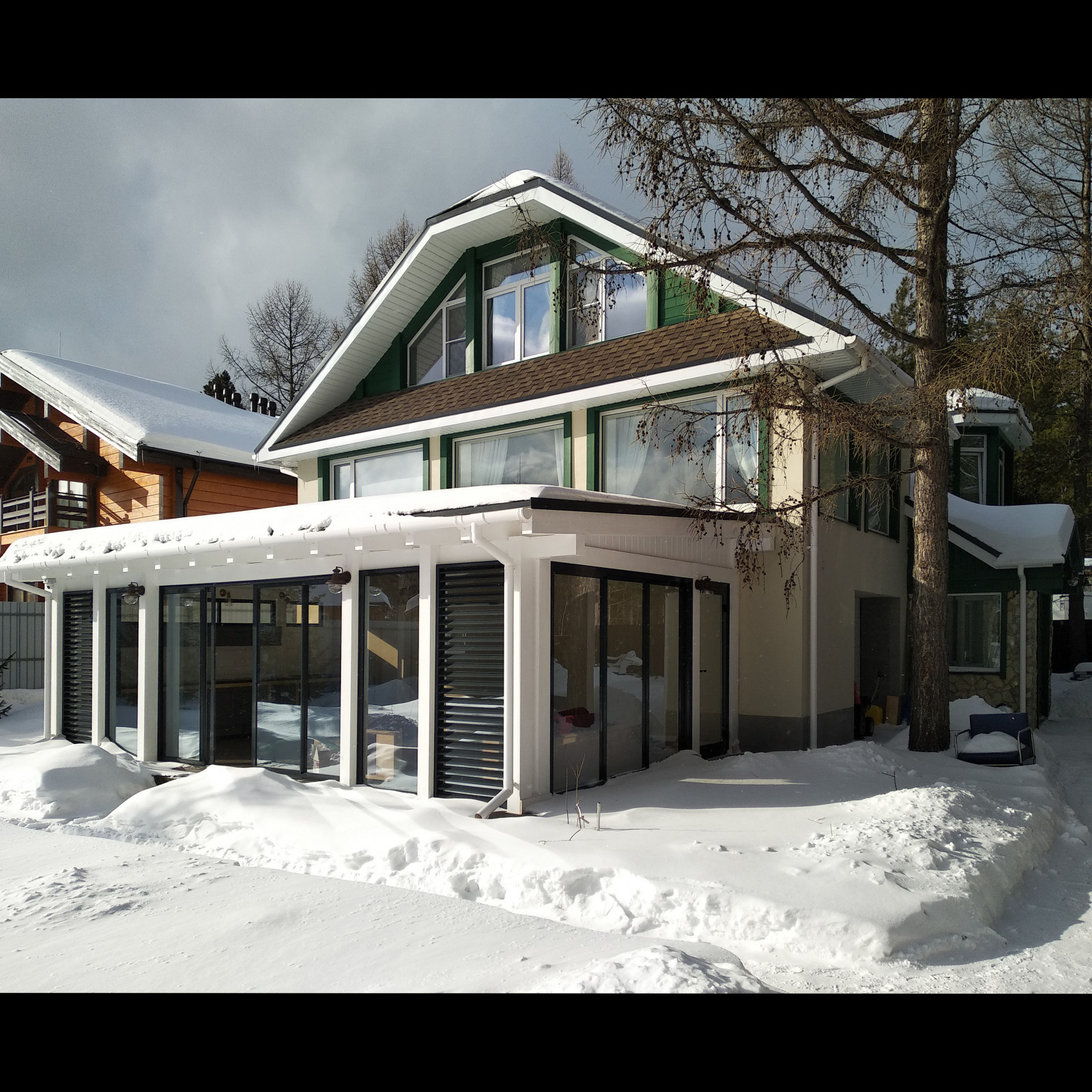 Реконструкция фасадом загородного дома