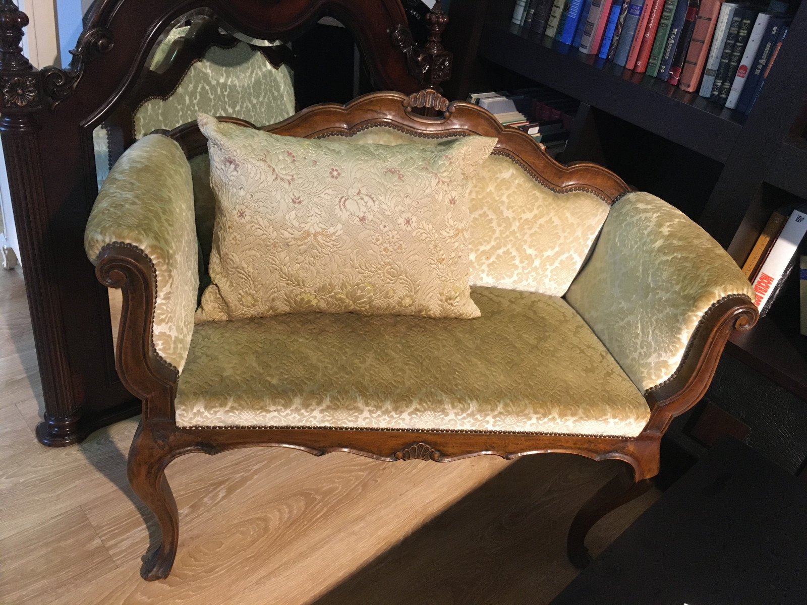 АНТИКВАРНАЯ МЕБЕЛЬ