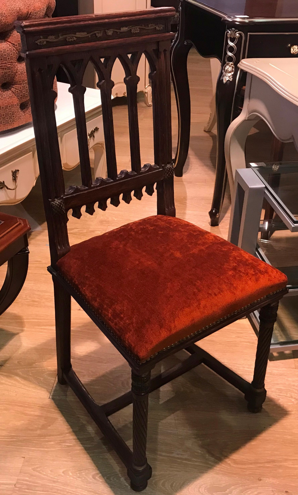 АНТИКВАРНАЯ МЕБЕЛЬ