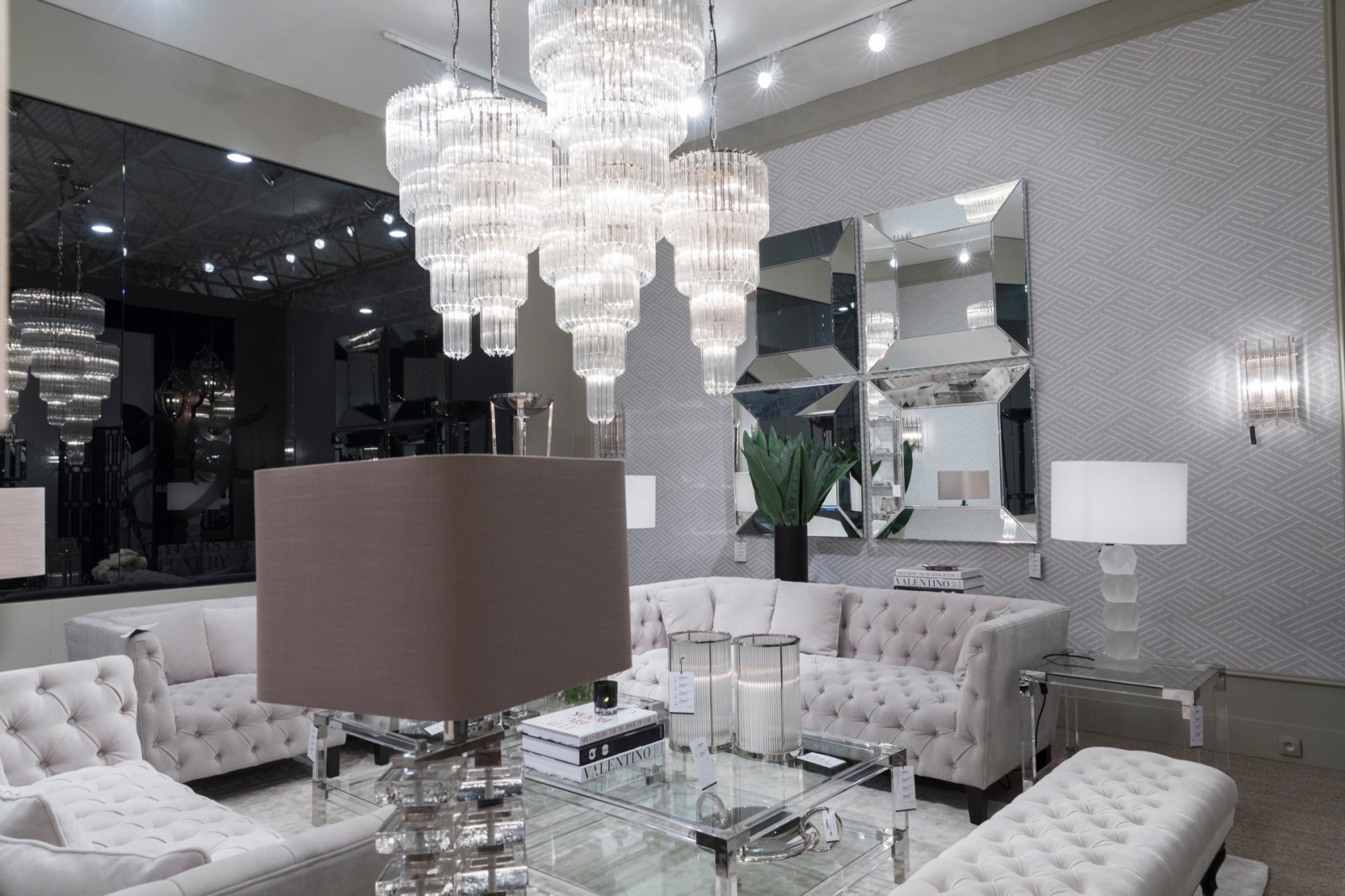 Свет премиальных фабрик с дисконтом