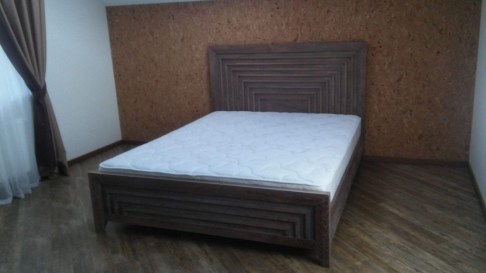 Дубовая кровать