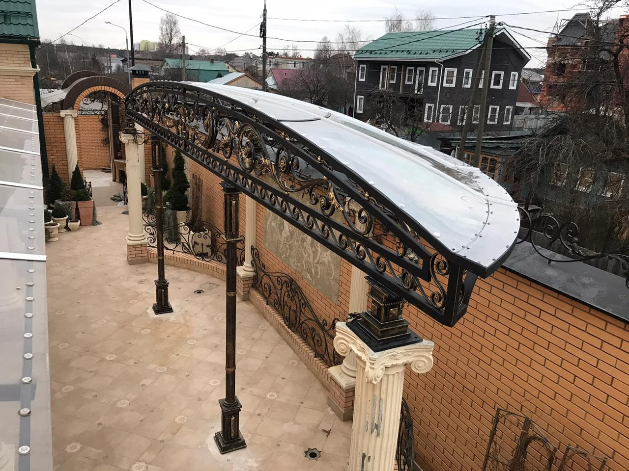 Кованый навес 10,5*2,5м.