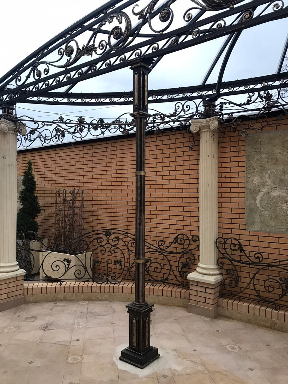 Кованый навес 10,5*2,5м.