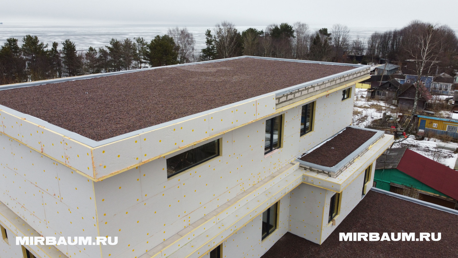 Современный дом на берегу финского залива