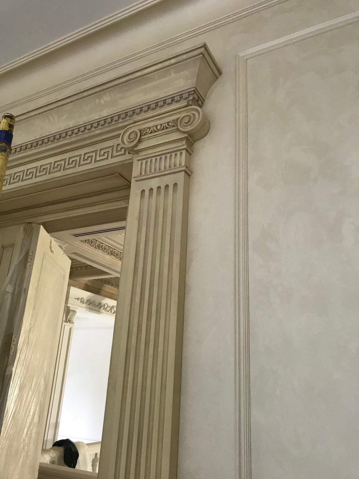 Реставрация дверей и мебели