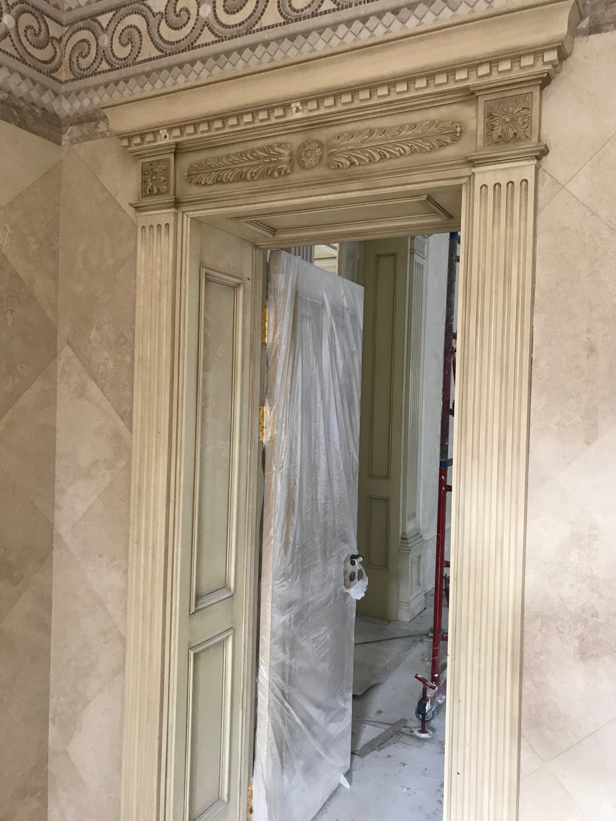 Реставрация дверей и мебели