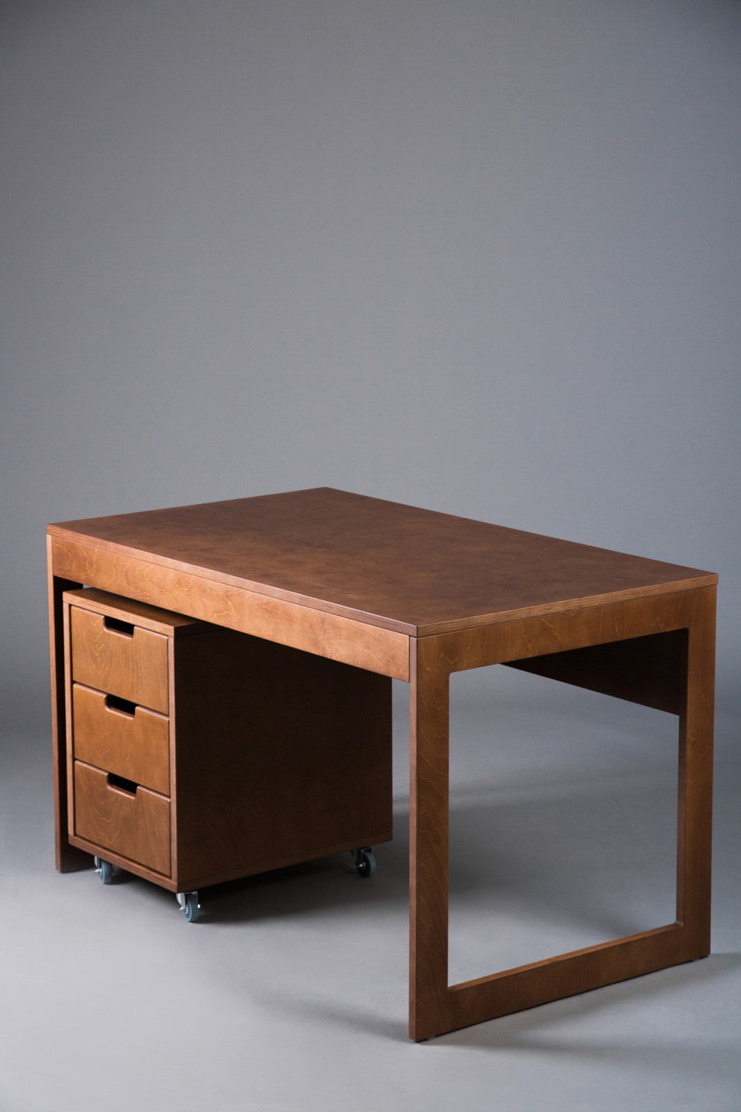 Стол и подкатная тумба. Комплект.