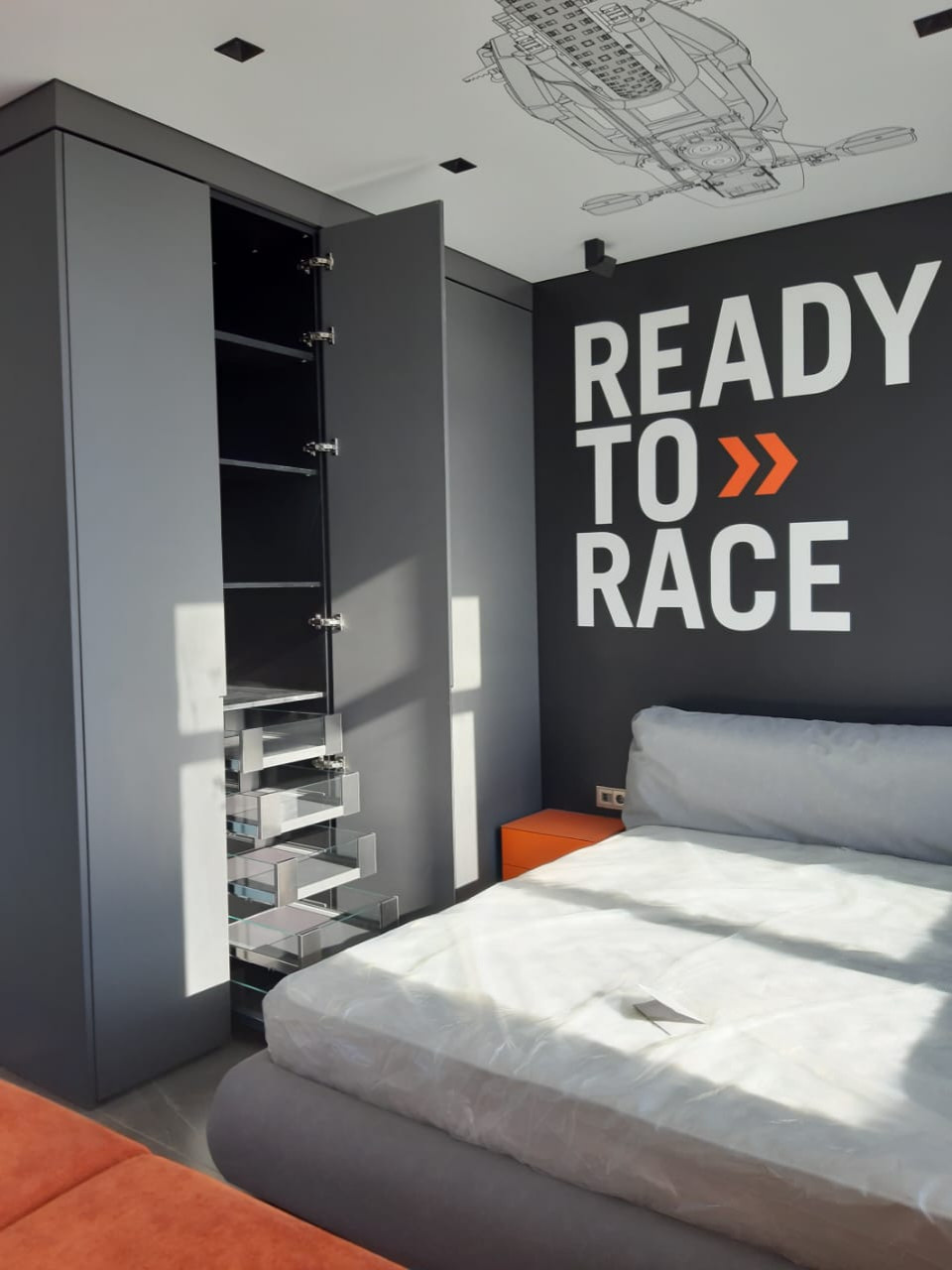 Стилизованный проект в стиле KTM (нержавеющая сталь, керамика, стекло)