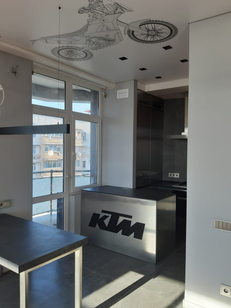 Стилизованный проект в стиле KTM (нержавеющая сталь, керамика, стекло)